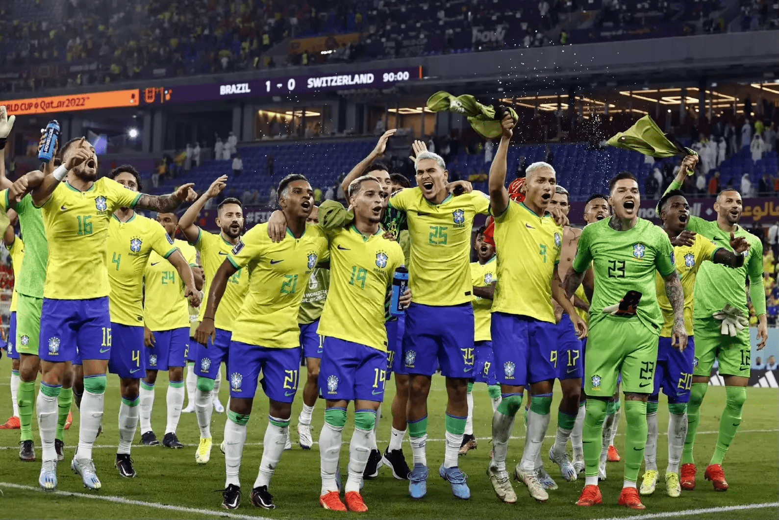  穆古鲁扎在DWG比赛中突破纪录，势不可挡引发热议！-爱游戏官网平台